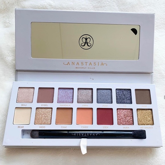 Carli Bybel Anastasia Beverly Hills Eyeshadow Pale - Picture 2 of 2